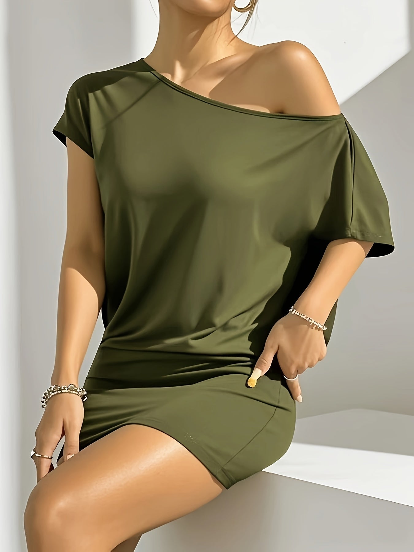 Damen Off-Shoulder Minikleid – Lässiger und eleganter Einteiler für Alltag und Ausgehen