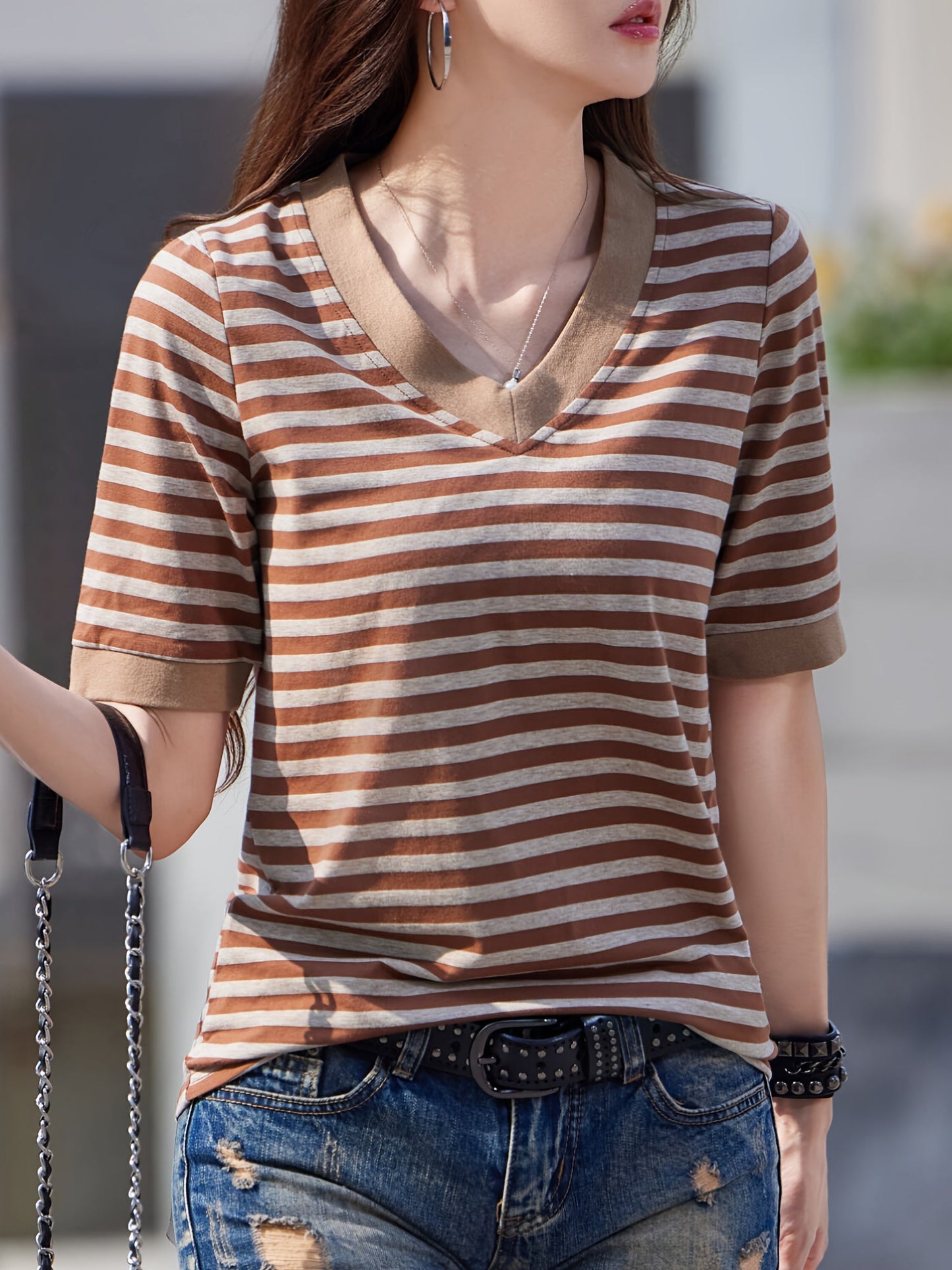 Damen Streifen T-Shirt mit V-Ausschnitt und Kurzarm – Casual Style für Alltag und Freizeit