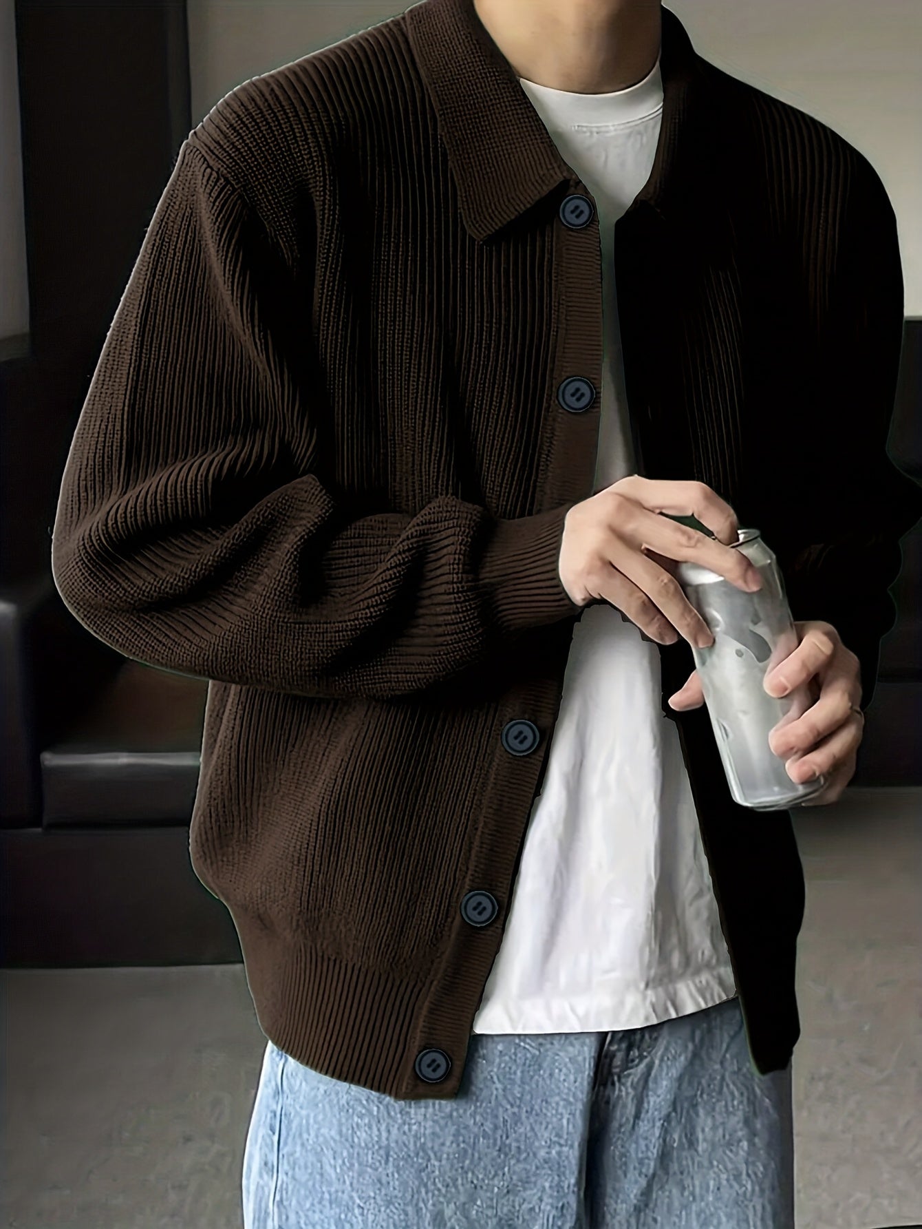 Gerippte Strickjacke mit Reverskragen und Knöpfen für Herren