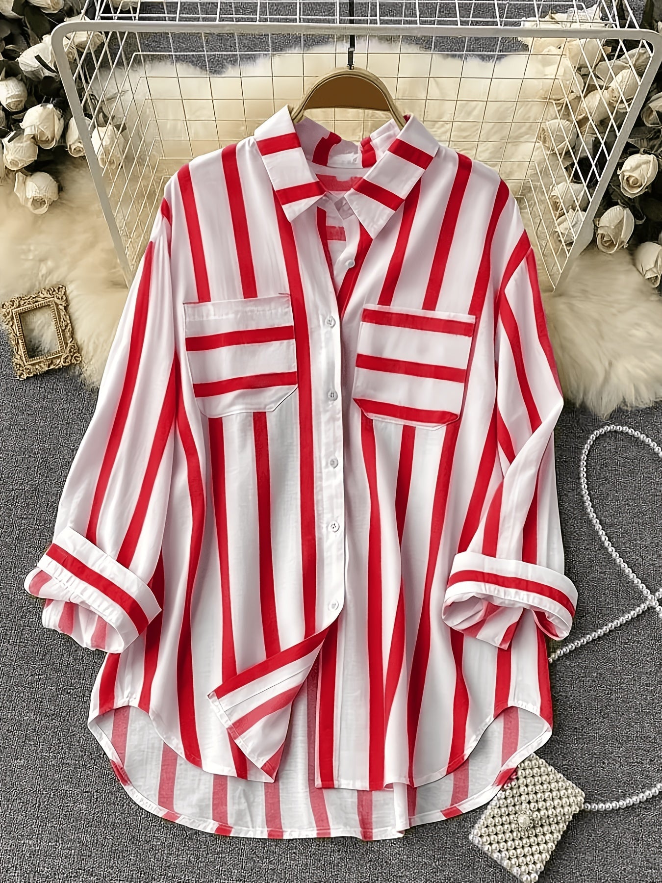 Damen Streifen-Bluse im klassischen Hemd-Stil – Modisches Freizeit- und Büro-Outfit
