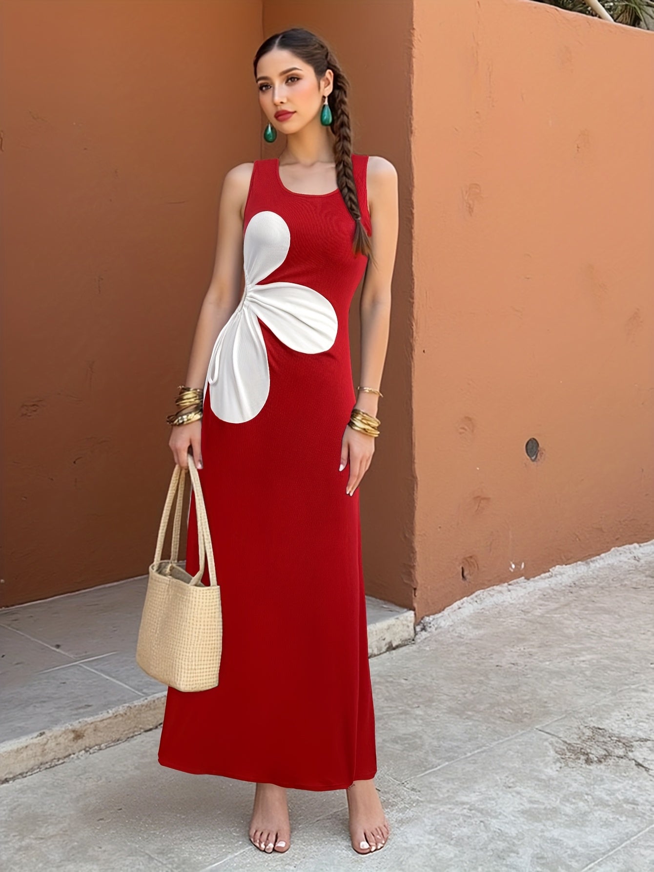 Damen Midikleid mit Blumen-Design und Cut-Out, modisch und figurschmeichelnd, ideal für Freizeit und Ausgehen