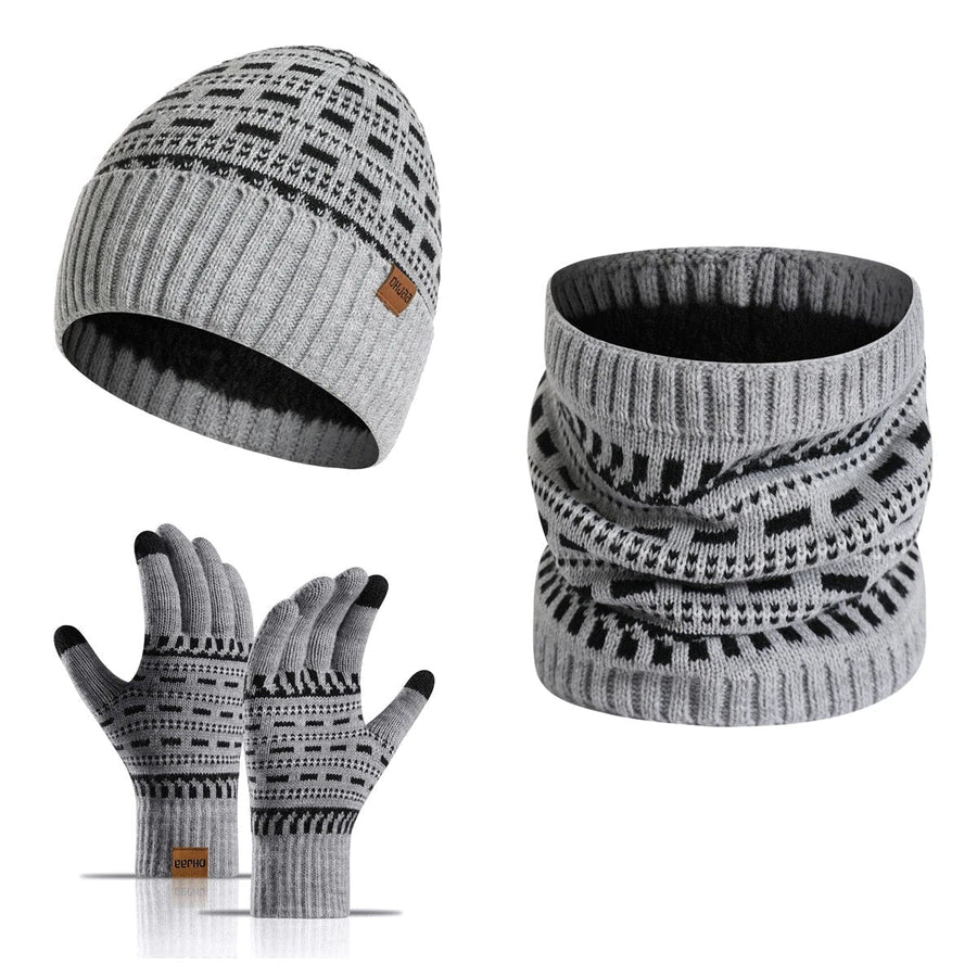 Unisex winterset: gebreide muts, nekwarmer en handschoenen met patroon in lichtgrijs
