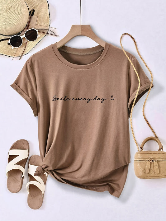 Damen T-Shirt mit Motiv und Spruch "Smile every day" – Lässiger Freizeit-Look