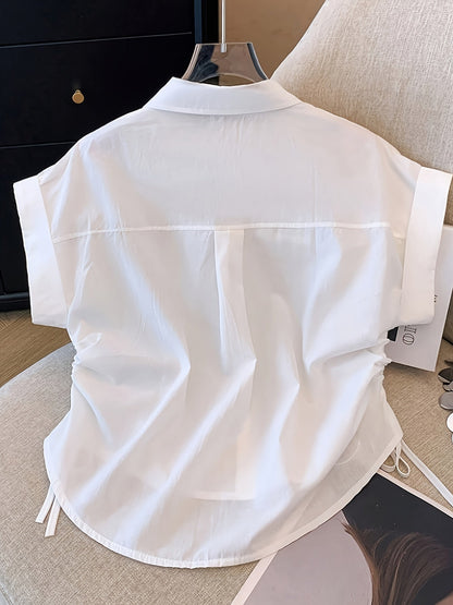 Damen Kurzarm Bluse mit Kragen und Bindeband-Detail – Modernes Business & Freizeit Hemd