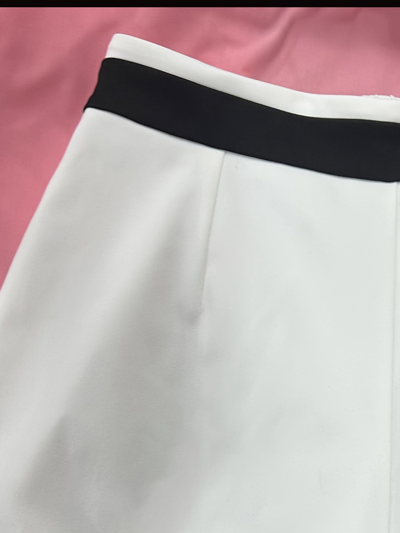 Damen Zweiteiler Set – Modernes, elegantes Top mit Wickelkragen und High-Waist Shorts, modischer Freizeit-Look