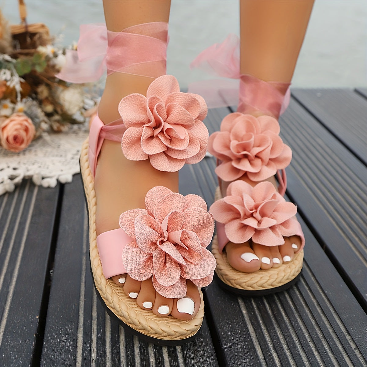 Damen Espadrille-Sandalen mit Blumenapplikation und eleganter Schleifenbindung – Romantische Sommerschuhe für besondere Anlässe