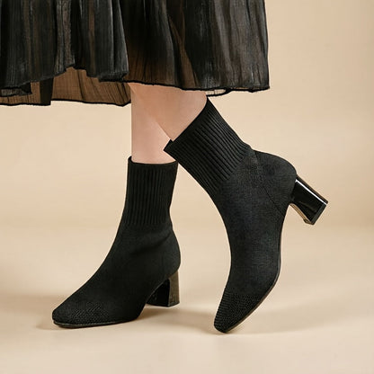 Damen Strick-Stiefelette mit Blockabsatz & spitzer Zehenpartie