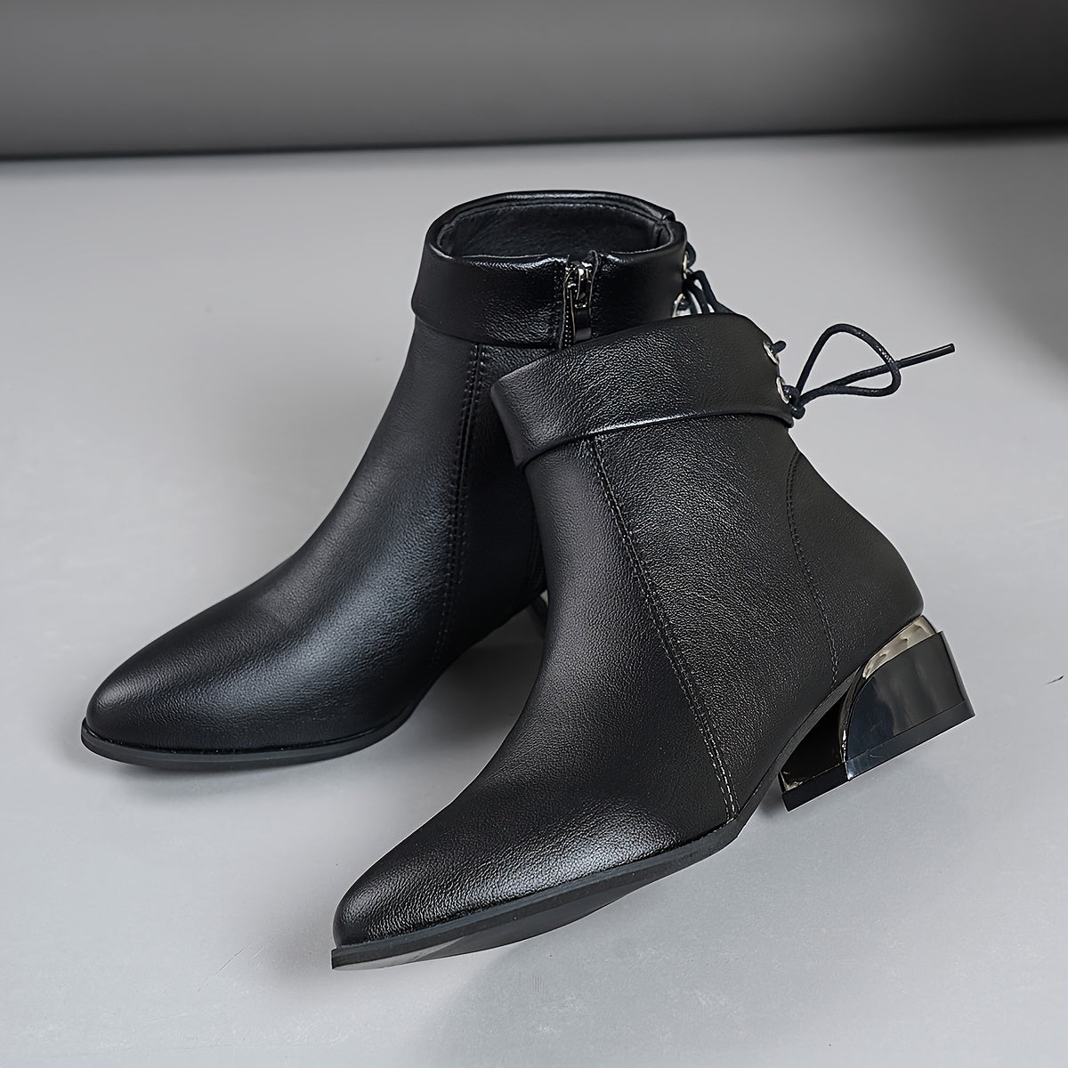 Damen Stiefeletten Schwarz mit Reißverschluss und Dekoschnürung