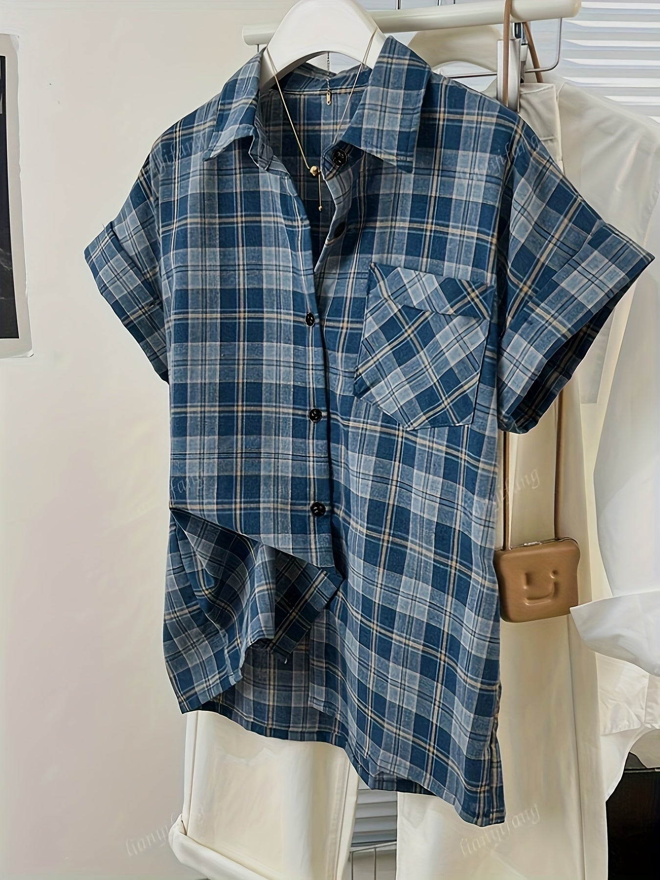 Herren Kariertes Kurzarm-Hemd im Casual-Look – Zeitloses Design für Freizeit und Büro