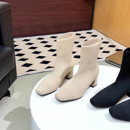 Damen Strick-Stiefelette mit Blockabsatz & spitzer Zehenpartie