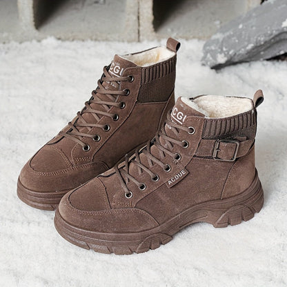 Winterstiefel gefüttert mit Schnürung, dicker Sohle und Schnallendetail
