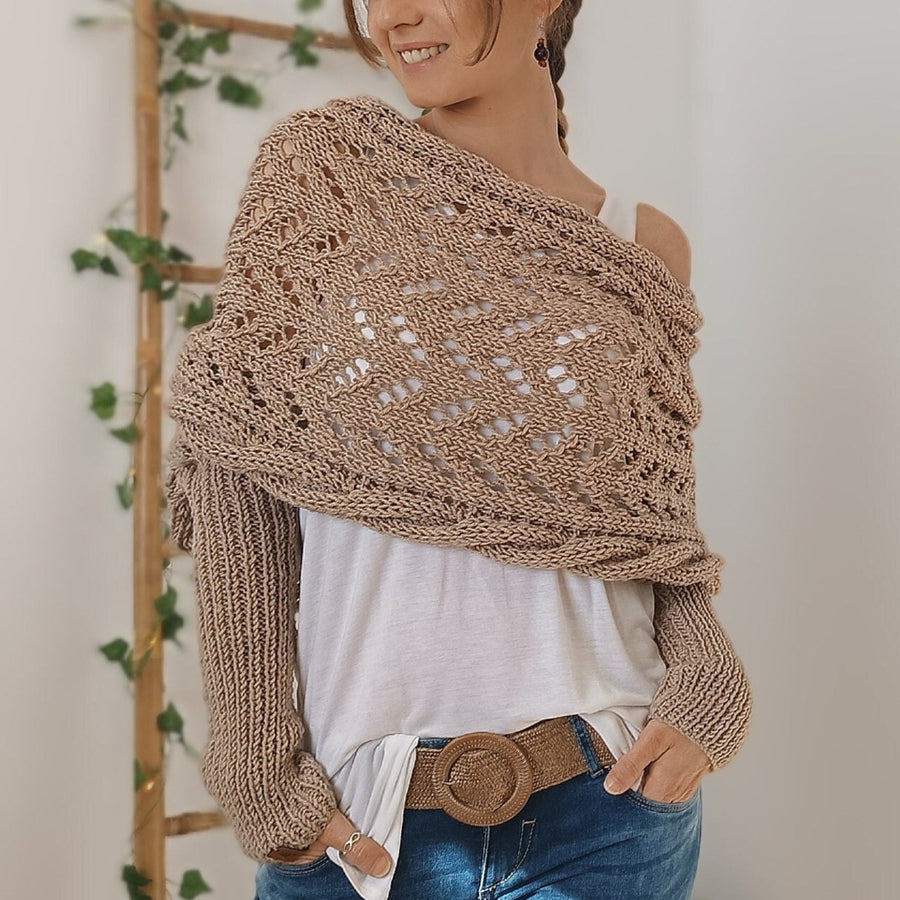 Gestrickter Bolero mit Ärmeln, Wickel-Design und Lochmuster in verschiedenen Farben