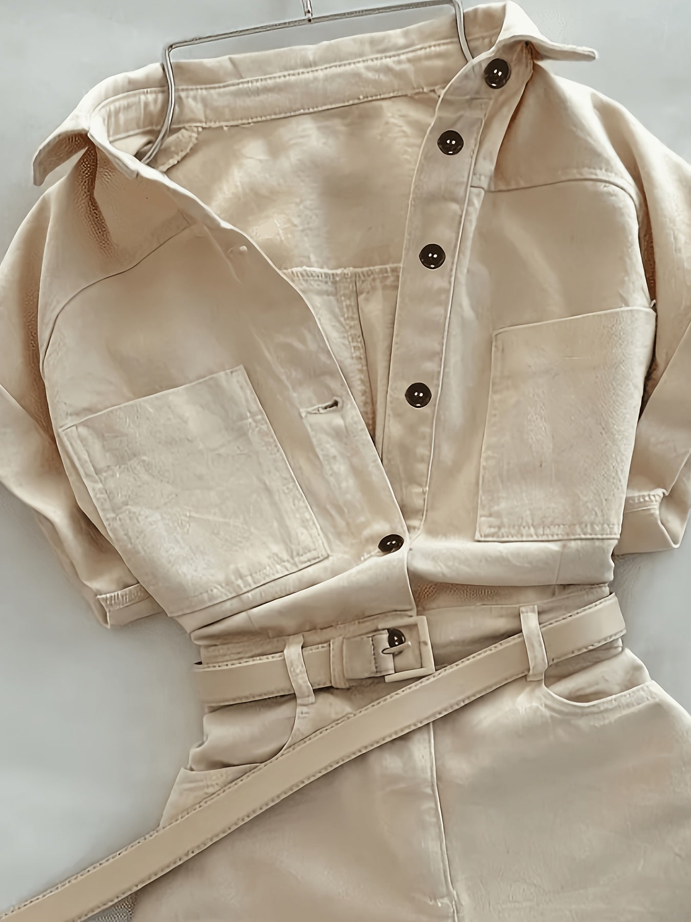 Damen Utility-Style Overall mit Gürtel und Kurzarm – Modischer Einteiler für Alltag und Freizeit