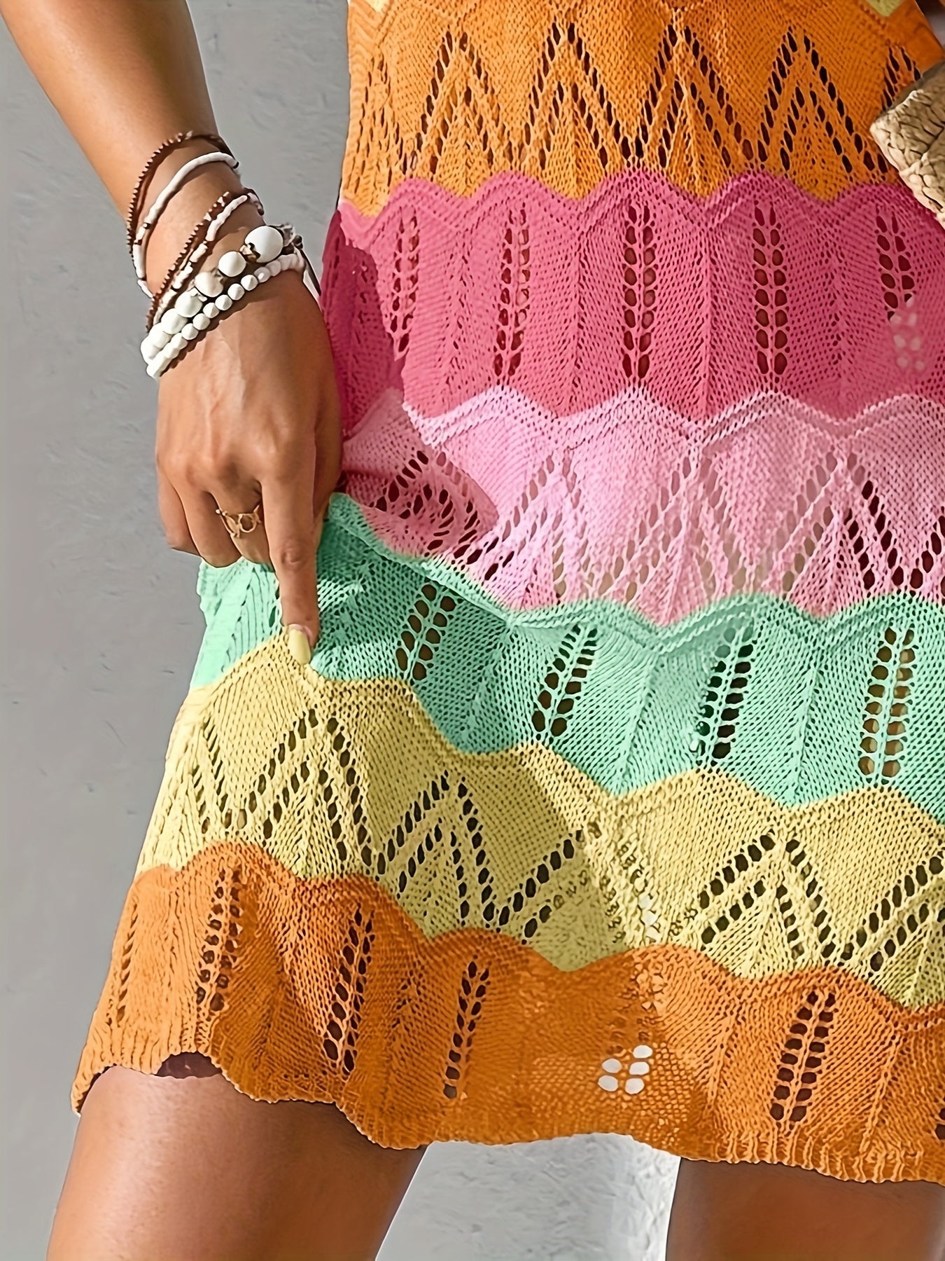 Damen Boho Strick Minikleid mit Chevron-Muster und Spaghettiträgern – Perfekt für Urlaub und Freizeit