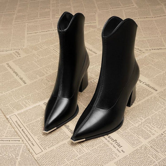 Damen Stiefelette Schwarz Spitz mit Metallspitze Blockabsatz