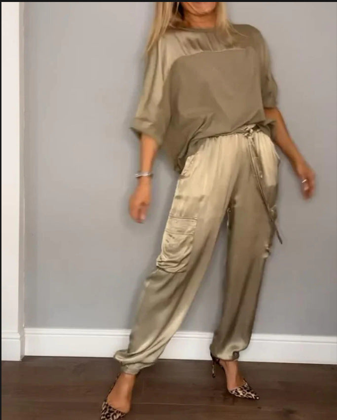 Kimberley – Satin Damen Zweiteiler mit kurzen Ärmeln
