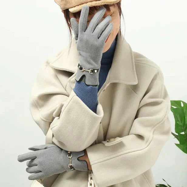 Damen Handschuhe mit Zierschnalle oder Pompon in verschiedenen Farben