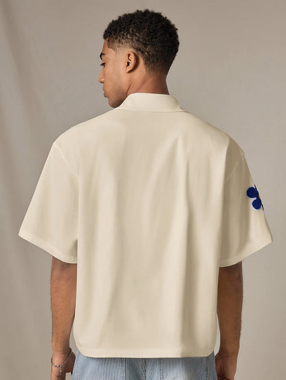 Herren Freizeit-Hemd mit Blumenstickerei und kurzem Ärmel – Modernes, verspieltes Design für Alltag und Ausgehen