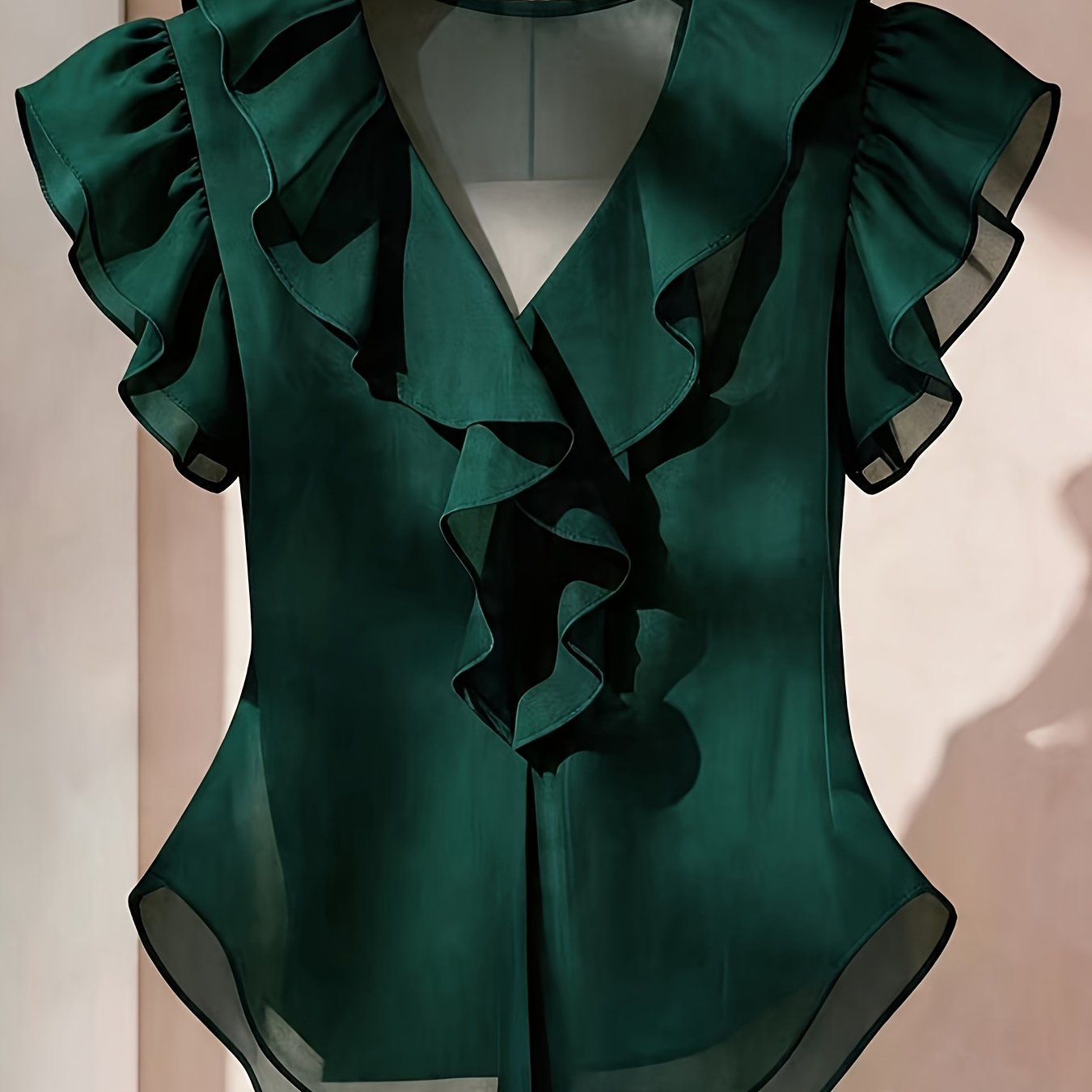 Damen Rüschenbluse mit V-Ausschnitt und Volantärmeln – Eleganter Stil für Büro und besondere Anlässe