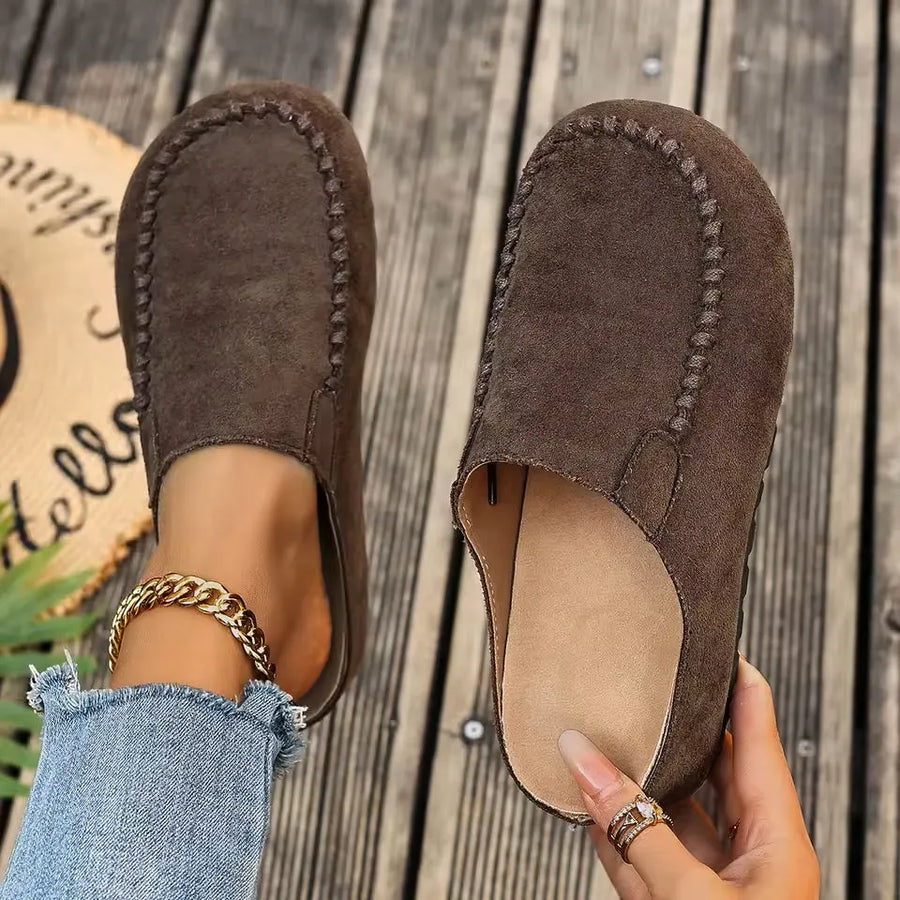 Mocassinpantoffels voor dames met sierstiksels en open hiel