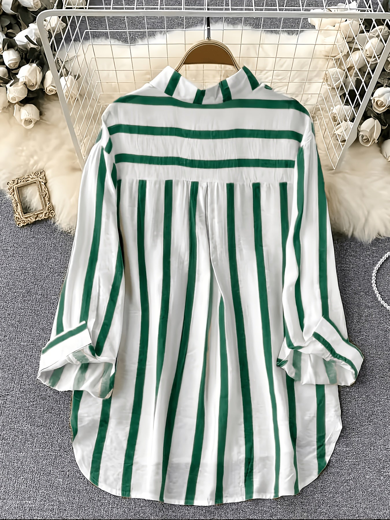 Damen Streifen-Bluse im klassischen Hemd-Stil – Modisches Freizeit- und Büro-Outfit
