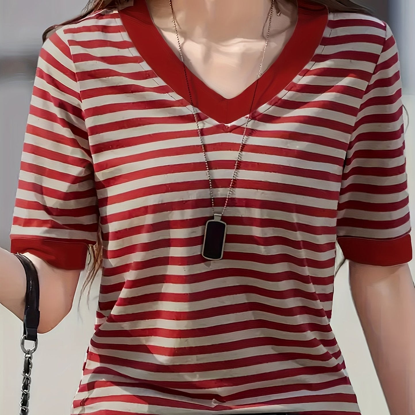 Damen Streifen T-Shirt mit V-Ausschnitt und Kurzarm – Casual Style für Alltag und Freizeit