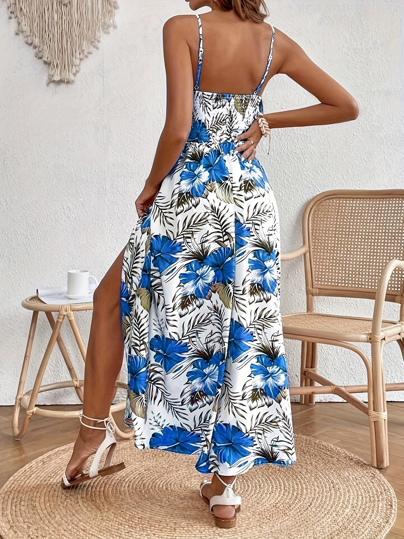 Damen Sommer Maxikleid Elegant mit Floralem Muster und Spaghettiträgern – Perfekt für Urlaub & Strand