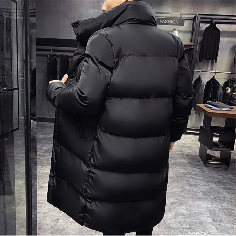 Langer Schwarzer Herren Winter Daunenjacke mit Kapuze Steppmantel