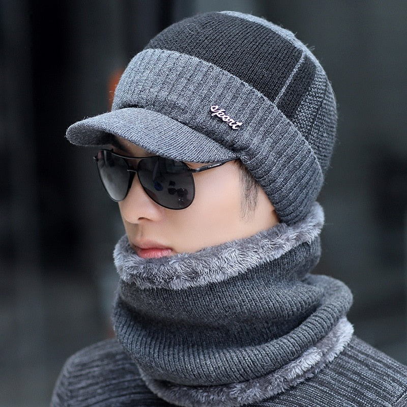 Gebreide beaniemuts met klep en warme colsjaal, winterset