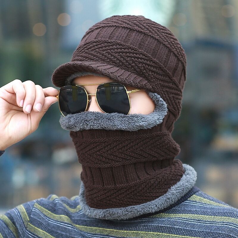 Gebreide beaniemuts met klep en warme colsjaal, winterset