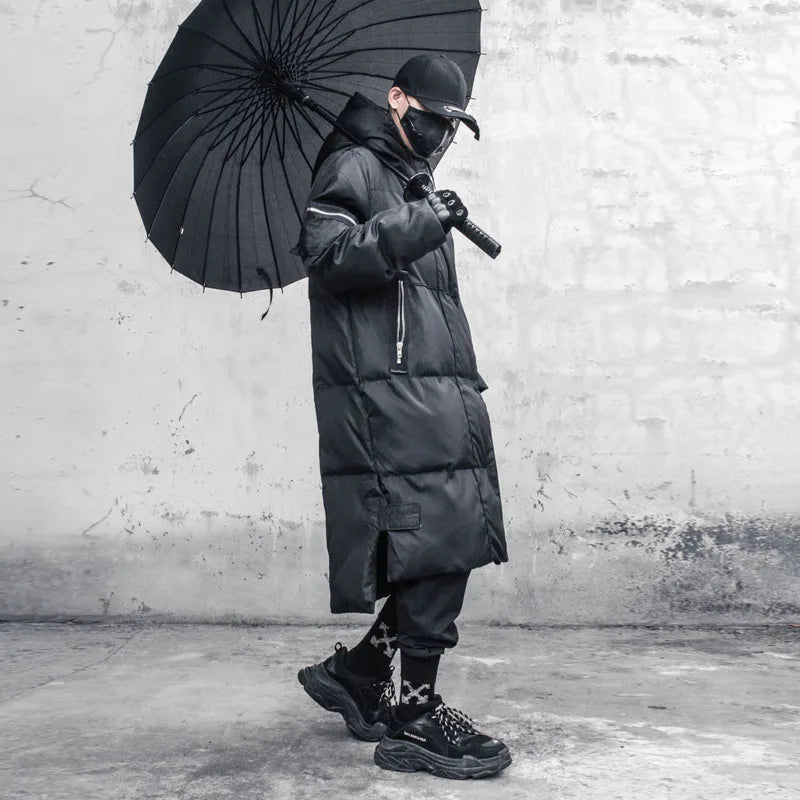 Langer Schwarzer Daunenparka mit Kapuze und Reißverschlussdetails
