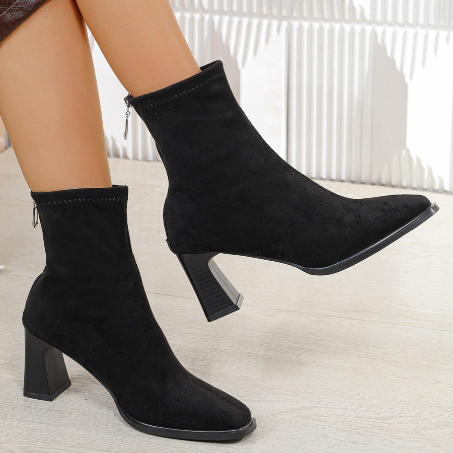 Enkellaarsjes voor dames met blokhak, rits, spitse neus en suède-look