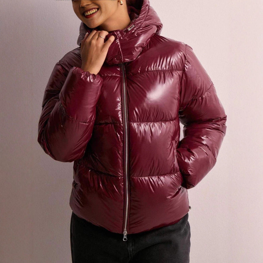 Glänzende Steppjacke mit Kapuze für Damen