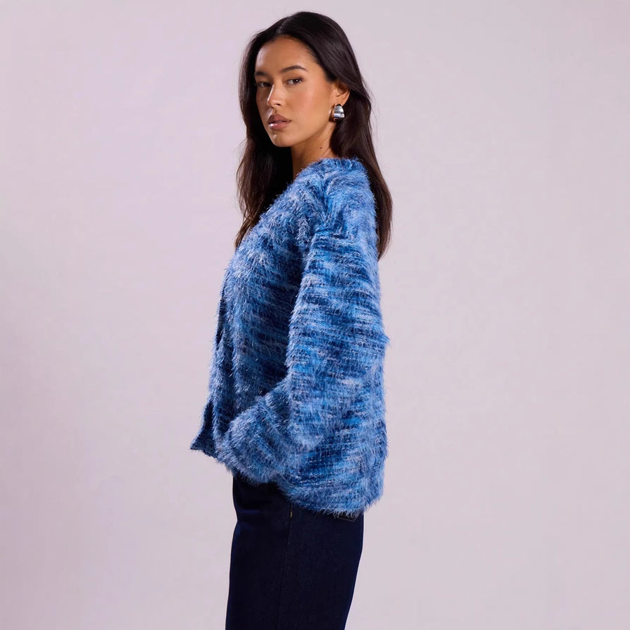 Gebreid damesvest met V-hals en knopen in meerkleurige look