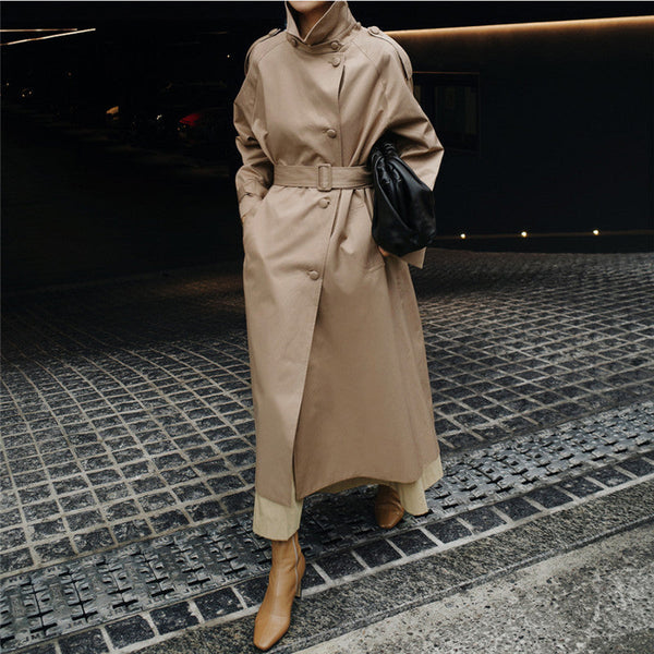 Lange elegante trenchcoat voor dames met opstaande kraag en riem, kaki
