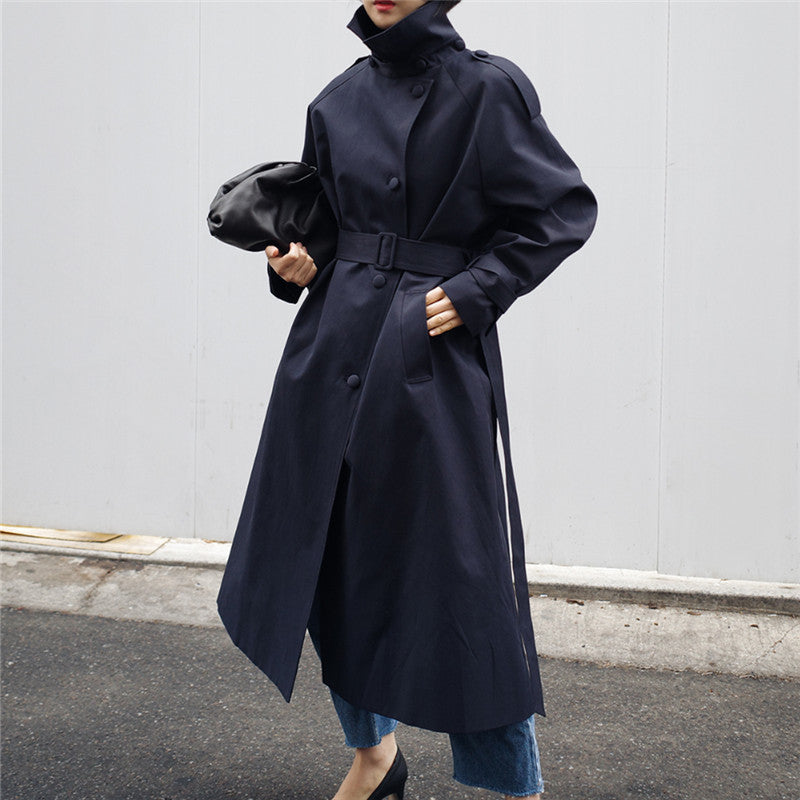 Lange elegante trenchcoat voor dames met opstaande kraag en riem, kaki