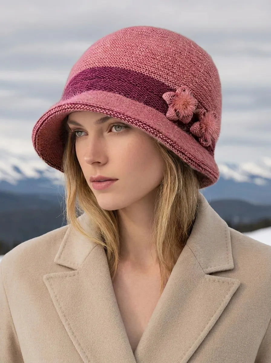 Damen Glockenhut aus weichem Material mit Band und Pompons – verschiedene Farben