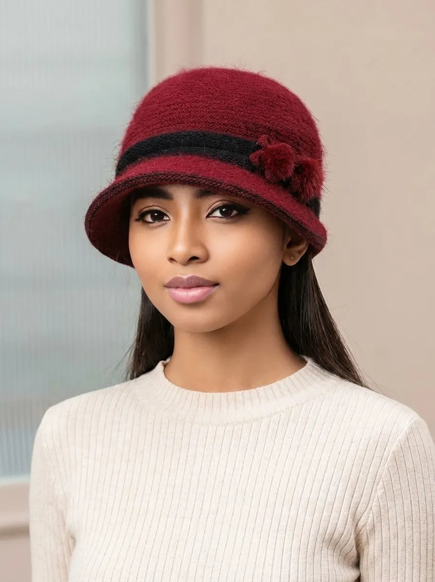 Damen Glockenhut aus weichem Material mit Band und Pompons – verschiedene Farben