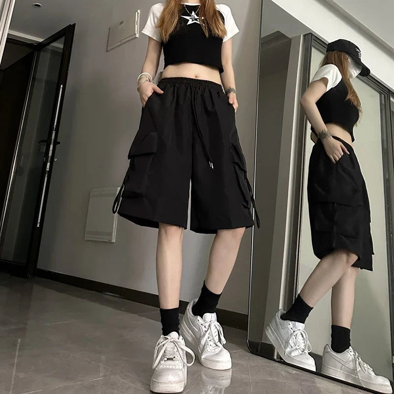 Damen Cargo Shorts mit weitem Bein und Kordelzug – Lange Bermudas mit Taschen