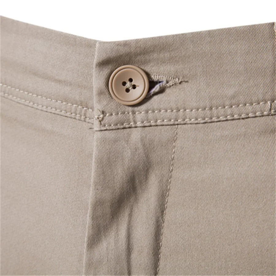 Chinobroek voor heren in kaki, slim fit casual broek met knoopsluiting