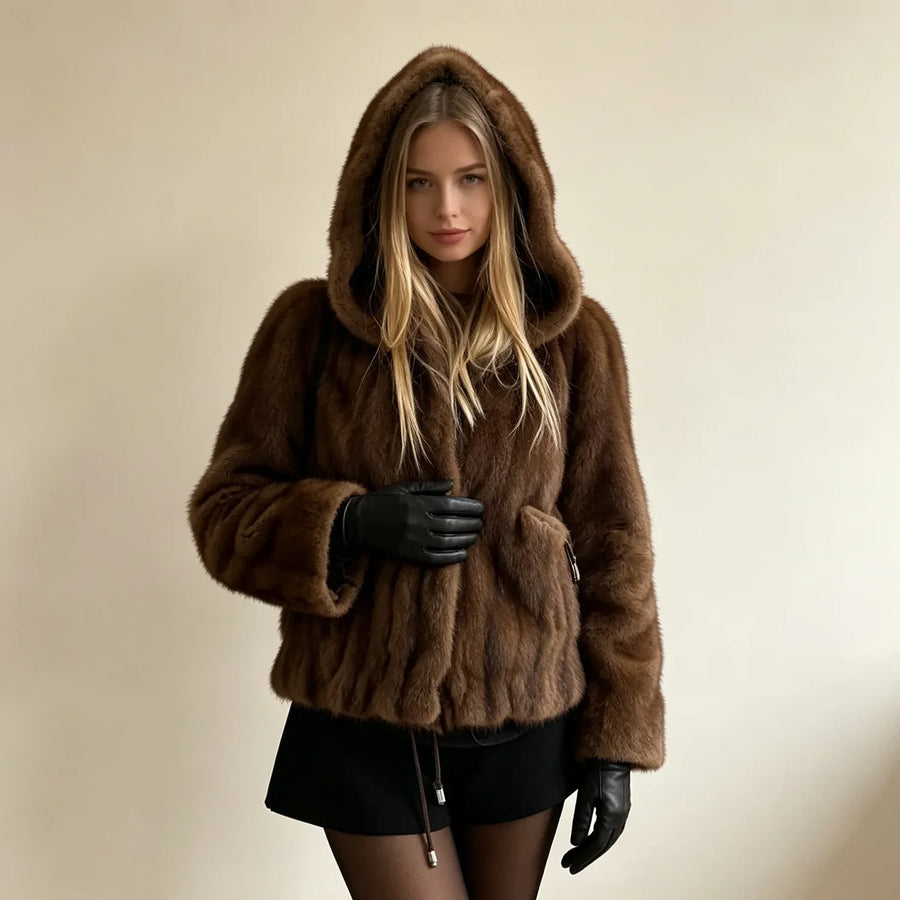 Kurze Damen Kunstpelz Jacke mit Kapuze – Dunkelbraun, weiches Material