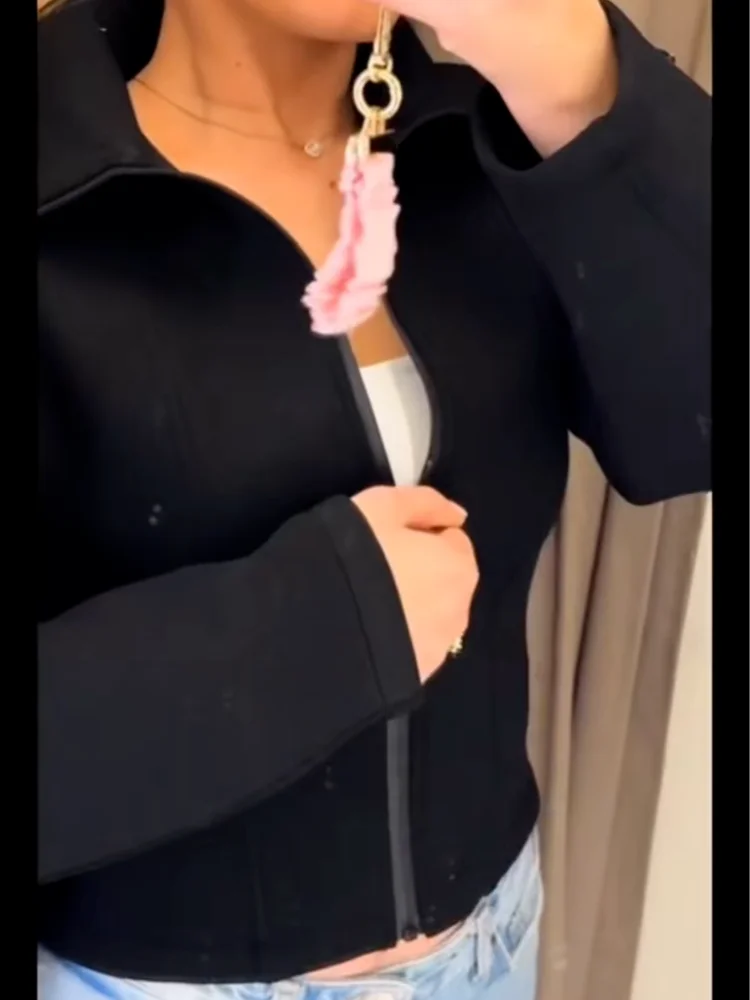 Damen Jacke mit Reißverschluss, Stehkragen und figurbetontem Schnitt