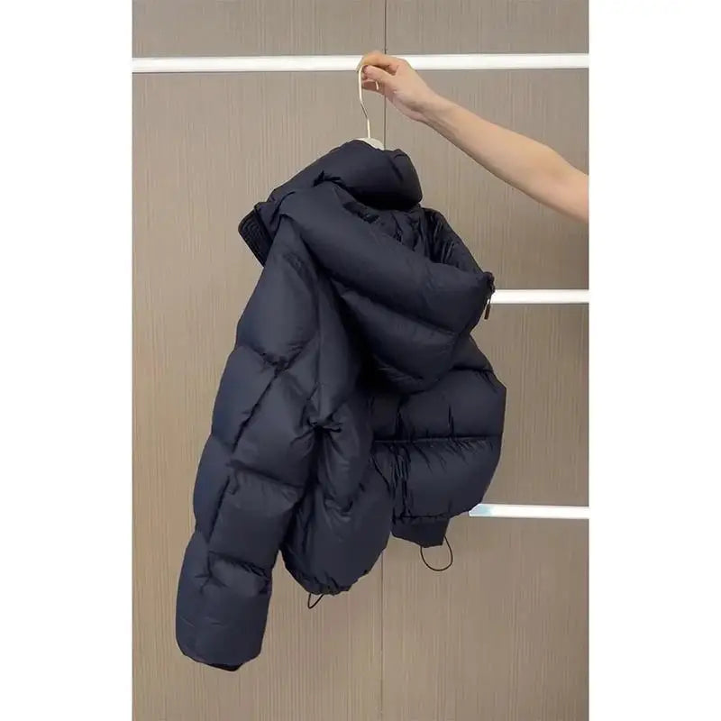 Kurze Steppjacke mit Kapuze für Damen, Schwarz