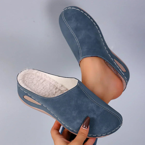 Gefütterte Hausschuhe für Damen aus weichem Material mit Ziernähten