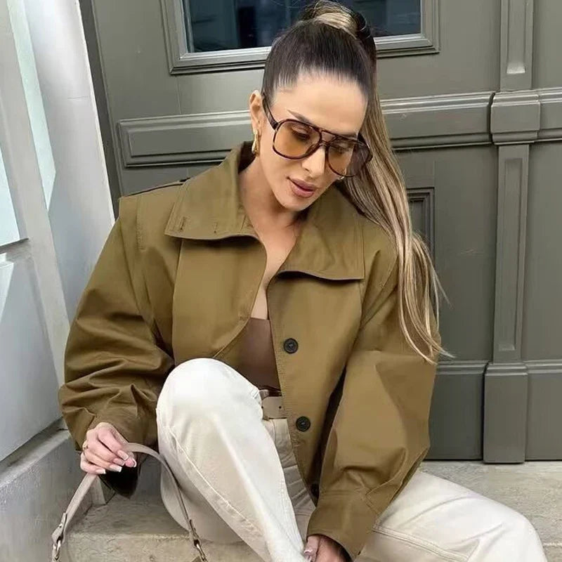 Kurze Damen Übergangsjacke Kaki mit Umlegekragen