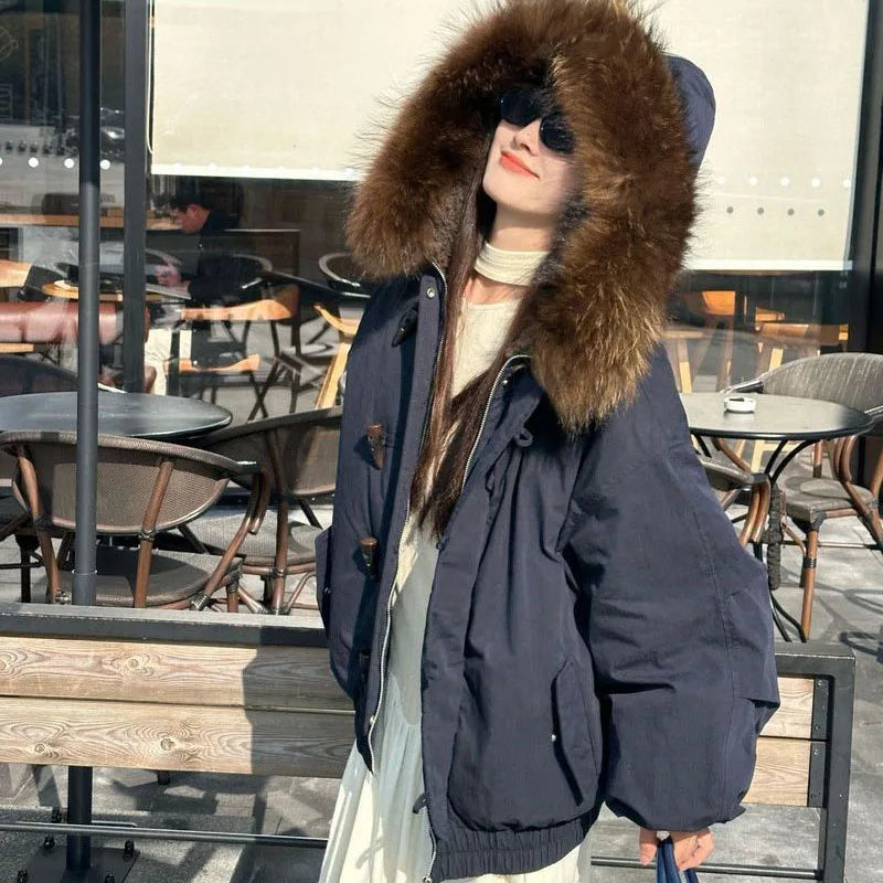 Damen Winterjacke Beige mit Kapuze und Kunstpelzbesatz, Knebelverschlüssen und Reißverschluss