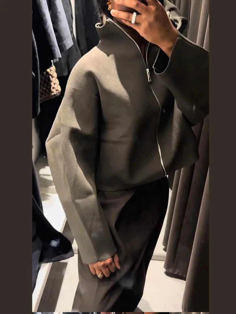 Kurze Jacke mit Stehkragen und Reißverschluss, Olivgrün