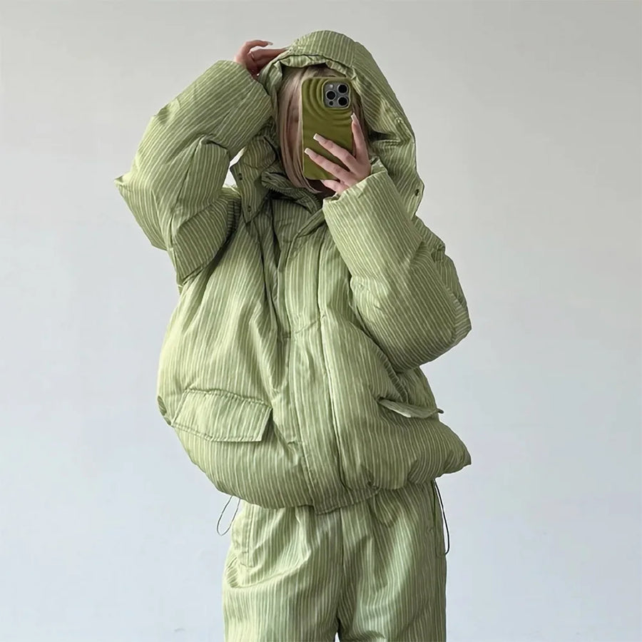Damen Gestreifte Pufferjacke mit Reißverschluss und Stehkragen - Gesteppte Winterjacke Oversize