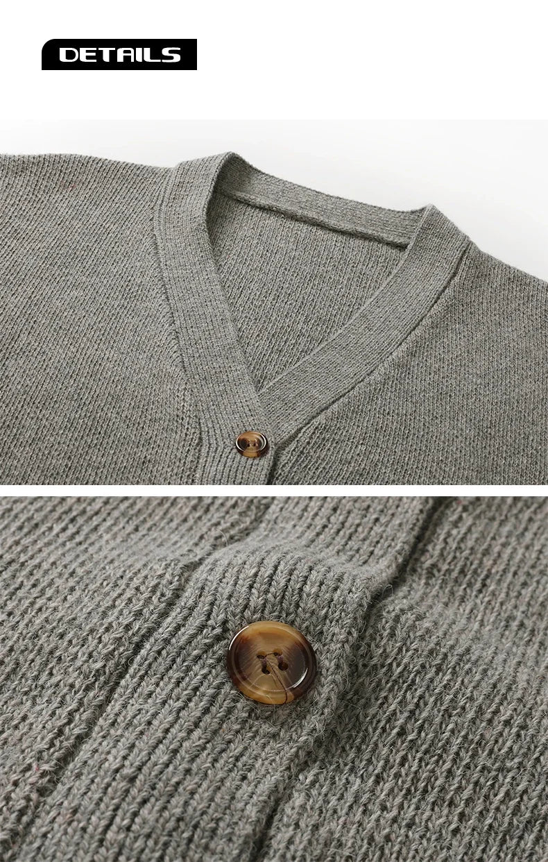 Unisex gebreid vest met V-hals, knoopsluiting en gestreepte mouwen