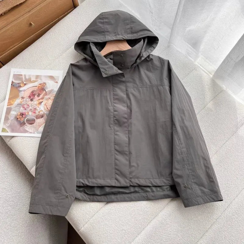 Kurze Kapuzenjacke mit hohem Kragen und Kordelzug, Weiß